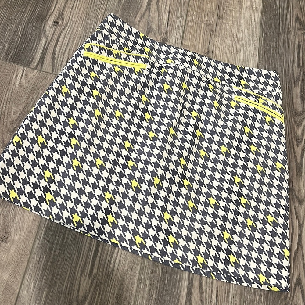 Size 8 golf skirt or skort - black, white, neon yellow